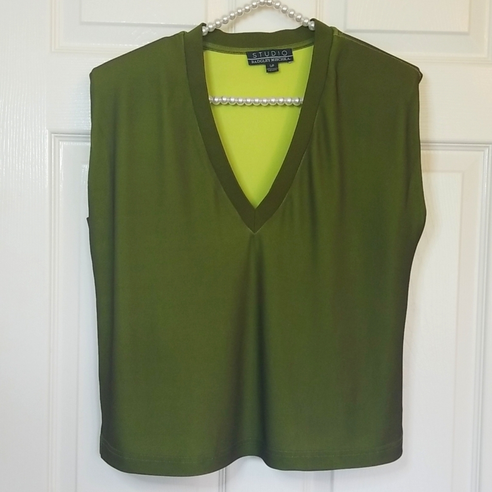 Badgley Mischka Green V-Neck Sleeveless Shirt Shoulder Pads